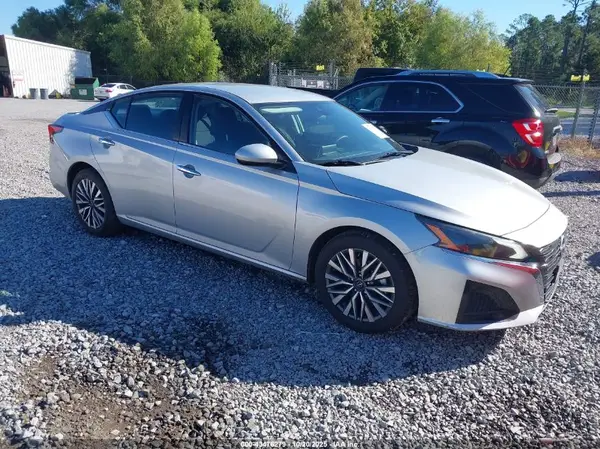1N4BL4DV6PN385015 2023 NISSAN ALTIMA - Image 1