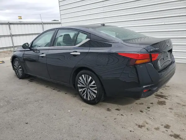 1N4BL4DV6PN394555 2023 NISSAN ALTIMA - Image 2