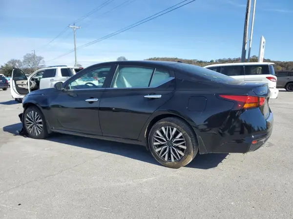1N4BL4DV6PN406588 2023 NISSAN ALTIMA - Image 2