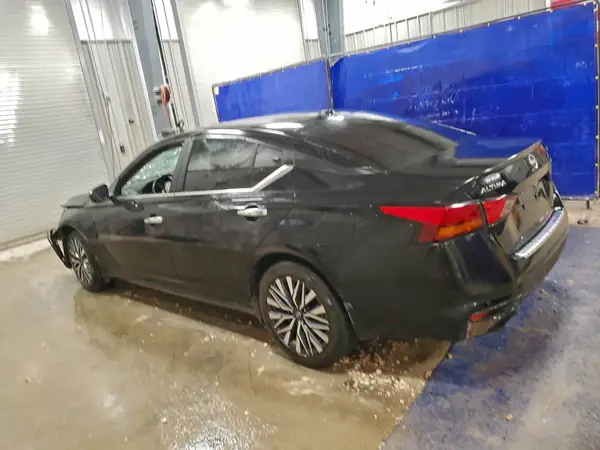 1N4BL4DV6PN421513 2023 NISSAN ALTIMA - Image 2