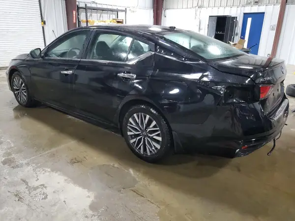1N4BL4DV6PN425450 2023 NISSAN ALTIMA - Image 2