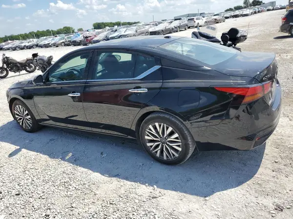 1N4BL4DV6RN327392 2024 NISSAN ALTIMA - Image 2