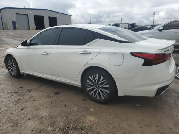 1N4BL4DV6RN329045 2024 NISSAN ALTIMA - Image 2
