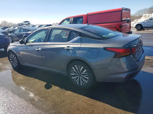 1N4BL4DV6RN334777 2024 NISSAN ALTIMA - Image 2