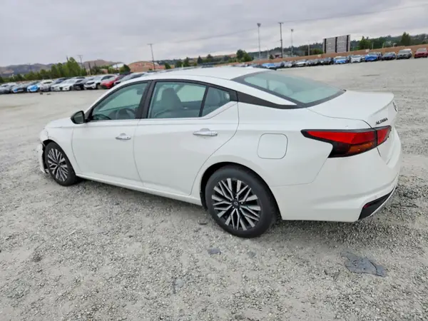 1N4BL4DV6RN334875 2024 NISSAN ALTIMA - Image 2
