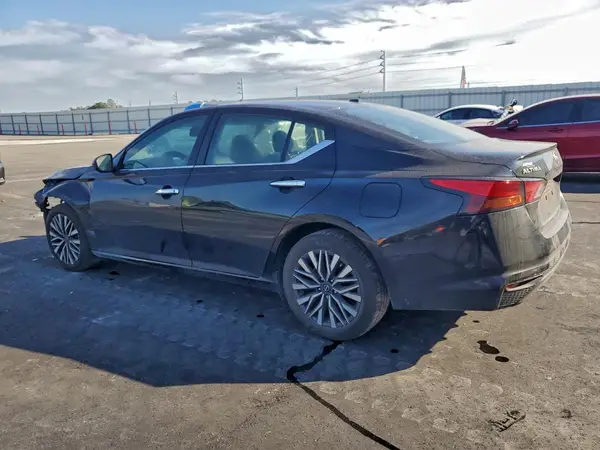 1N4BL4DV6RN352583 2024 NISSAN ALTIMA - Image 2