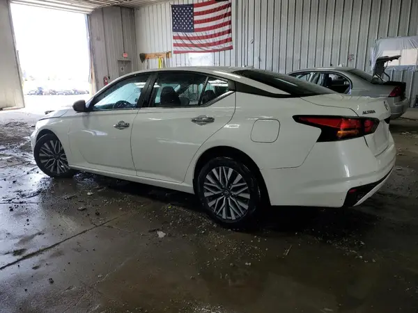 1N4BL4DV6RN357489 2024 NISSAN ALTIMA - Image 2