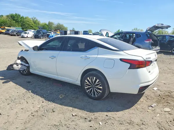 1N4BL4DV6RN367357 2024 NISSAN ALTIMA - Image 2