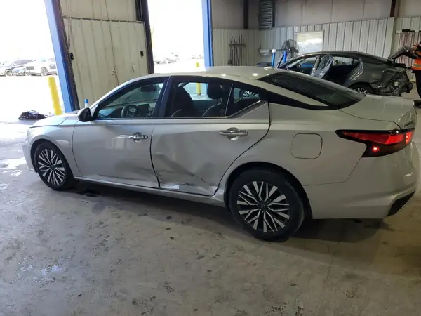1N4BL4DV6RN379184 2024 NISSAN ALTIMA - Image 2