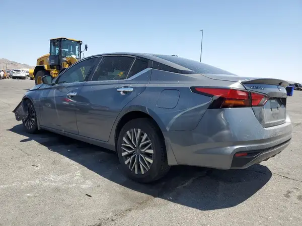 1N4BL4DV6RN380366 2024 NISSAN ALTIMA - Image 2