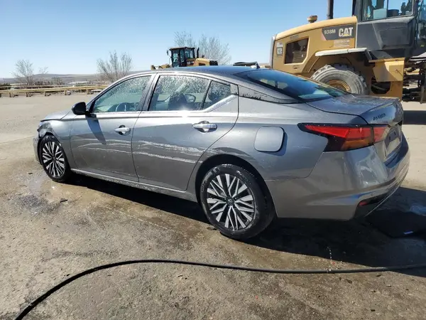 1N4BL4DV6RN393697 2024 NISSAN ALTIMA - Image 2