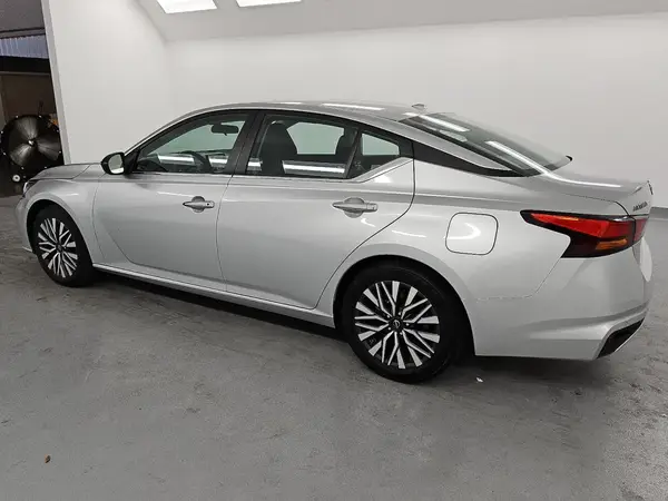 1N4BL4DV6RN398091 2024 NISSAN ALTIMA - Image 2