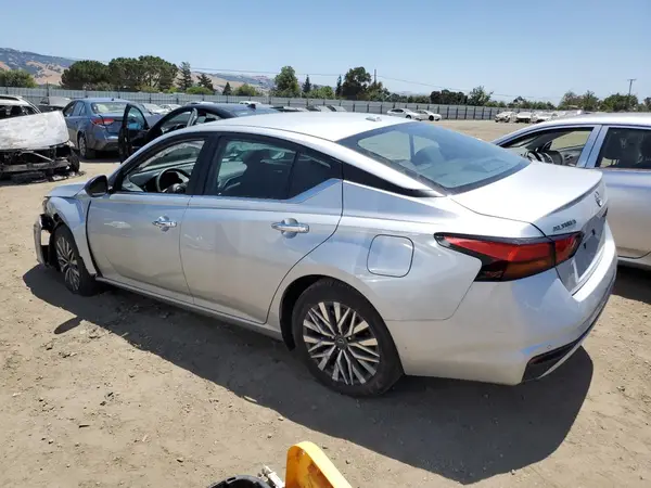 1N4BL4DV6RN403421 2024 NISSAN ALTIMA - Image 2