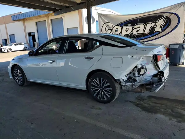 1N4BL4DV6RN422583 2024 NISSAN ALTIMA - Image 2