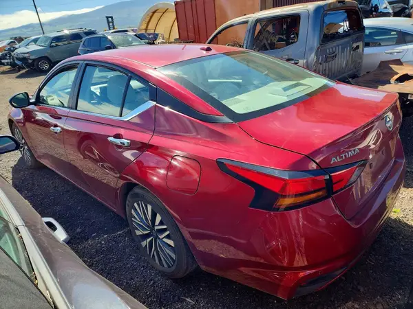1N4BL4DV6SN300599 2025 NISSAN ALTIMA - Image 2