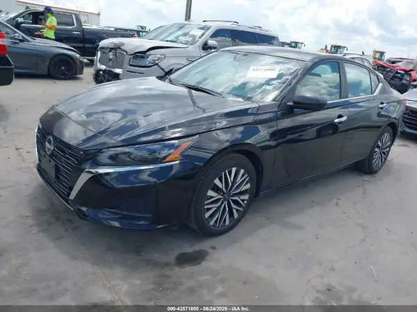 1N4BL4DV6SN316561 2025 NISSAN ALTIMA - Image 2
