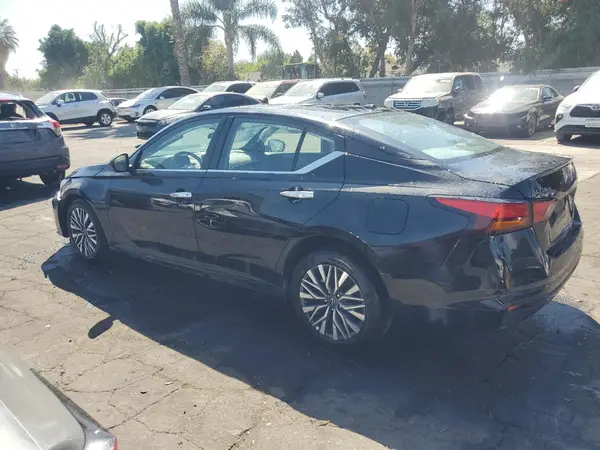 1N4BL4DV6SN327866 2025 NISSAN ALTIMA - Image 2