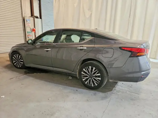 1N4BL4DV6SN348605 2025 NISSAN ALTIMA - Image 2