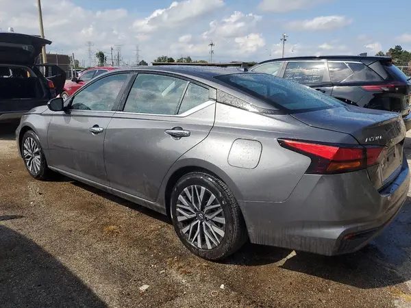 1N4BL4DV6SN349740 2025 NISSAN ALTIMA - Image 2
