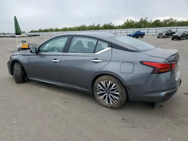 1N4BL4DV6SN349785 2025 NISSAN ALTIMA - Image 2