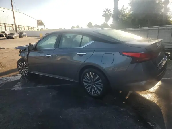 1N4BL4DV6SN350712 2025 NISSAN ALTIMA - Image 2