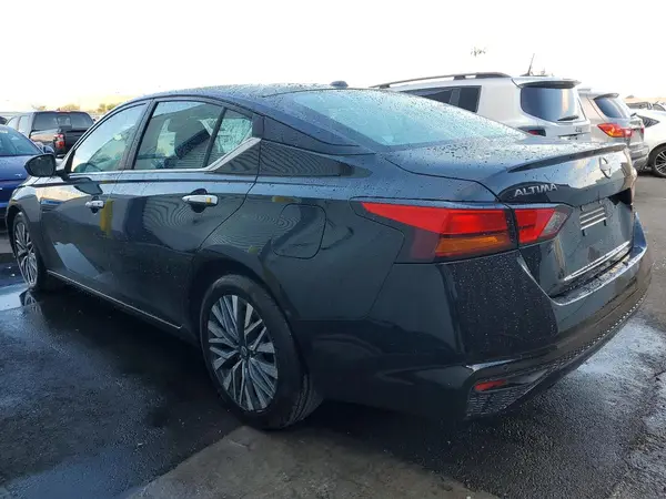 1N4BL4DV6SN363508 2025 NISSAN ALTIMA - Image 2