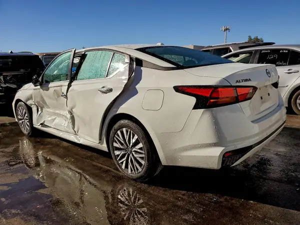 1N4BL4DV6SN364027 2025 NISSAN ALTIMA - Image 2