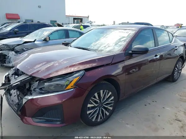 1N4BL4DV6SN364710 2025 NISSAN ALTIMA - Image 2
