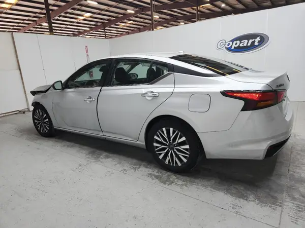 1N4BL4DV6SN366134 2025 NISSAN ALTIMA - Image 2