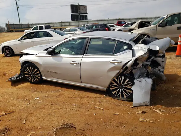 1N4BL4DV6SN366652 2025 NISSAN ALTIMA - Image 2