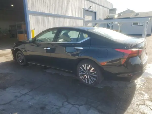 1N4BL4DV6SN367915 2025 NISSAN ALTIMA - Image 2