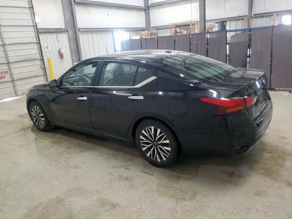 1N4BL4DV6SN369552 2025 NISSAN ALTIMA - Image 2