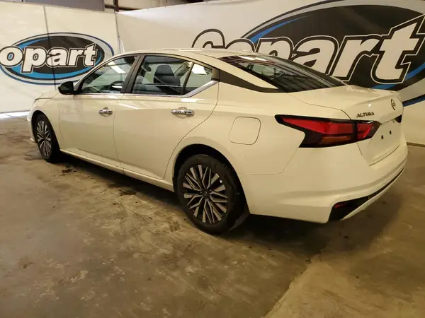 1N4BL4DV6SN374346 2025 NISSAN ALTIMA - Image 2