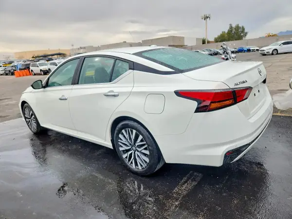 1N4BL4DV6SN375075 2025 NISSAN ALTIMA - Image 2