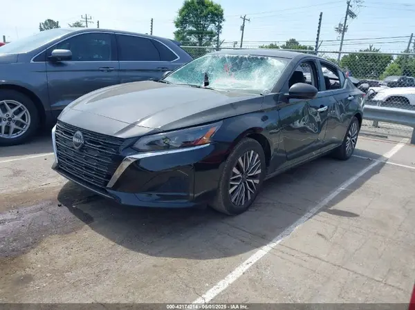 1N4BL4DV6SN377960 2025 NISSAN ALTIMA - Image 2