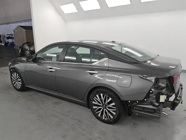 1N4BL4DV6SN380941 2025 NISSAN ALTIMA - Image 2