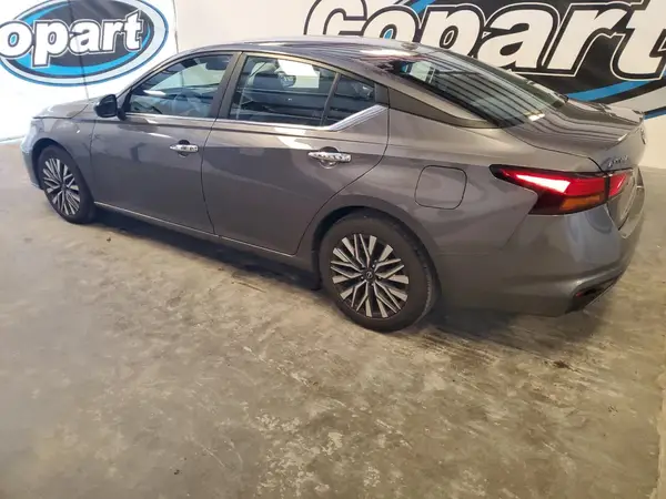 1N4BL4DV6SN381135 2025 NISSAN ALTIMA - Image 2