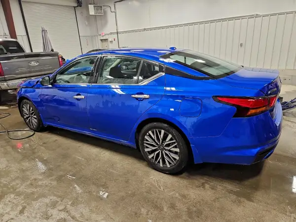 1N4BL4DV6SN381930 2025 NISSAN ALTIMA - Image 2