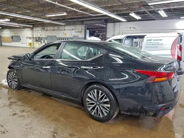 1N4BL4DV6SN383273 2025 NISSAN ALTIMA - Image 2