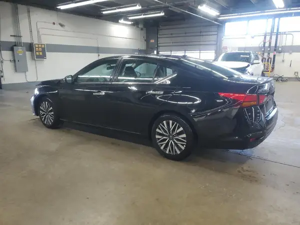 1N4BL4DV6SN384763 2025 NISSAN ALTIMA - Image 2