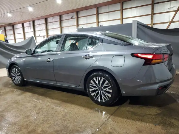 1N4BL4DV6SN388327 2025 NISSAN ALTIMA - Image 2