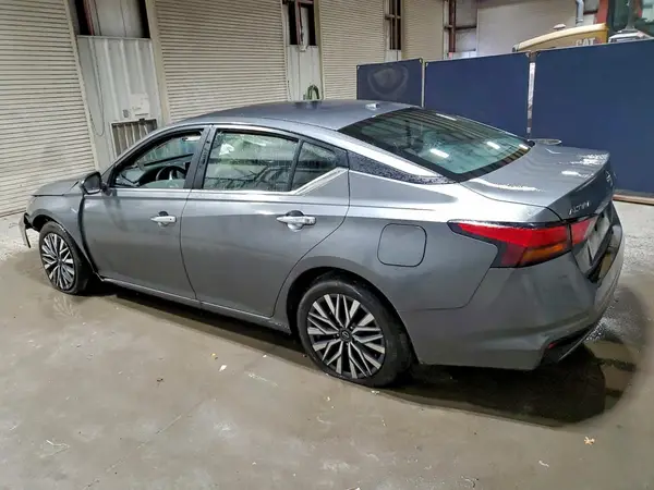 1N4BL4DV6SN388411 2025 NISSAN ALTIMA - Image 2