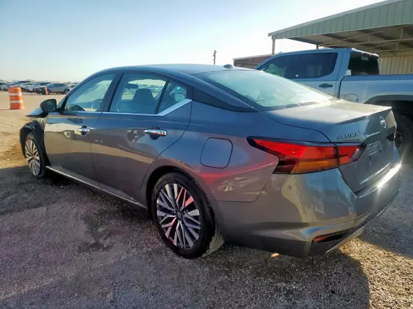 1N4BL4DV6SN388716 2025 NISSAN ALTIMA - Image 2