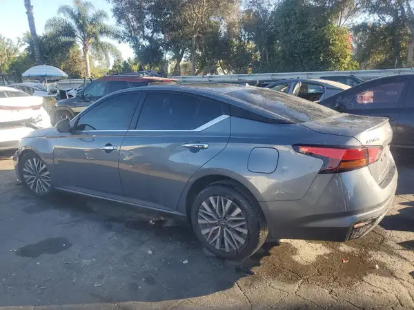 1N4BL4DV6SN389347 2025 NISSAN ALTIMA - Image 2