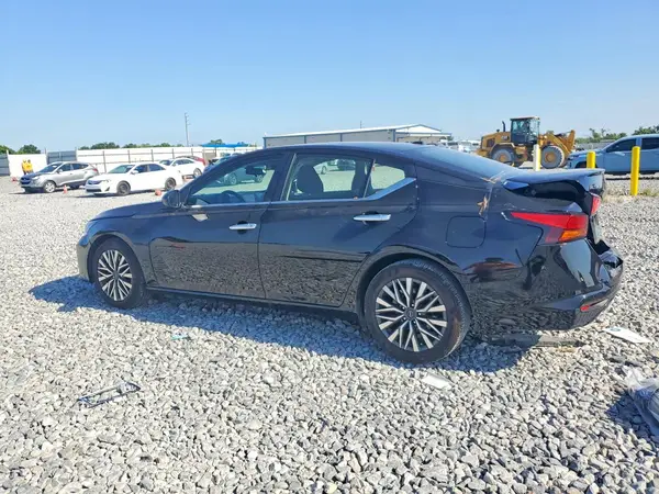 1N4BL4DV6SN391275 2025 NISSAN ALTIMA - Image 2