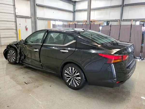 1N4BL4DV6SN392166 2025 NISSAN ALTIMA - Image 2