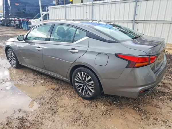 1N4BL4DV6SN395682 2025 NISSAN ALTIMA - Image 2