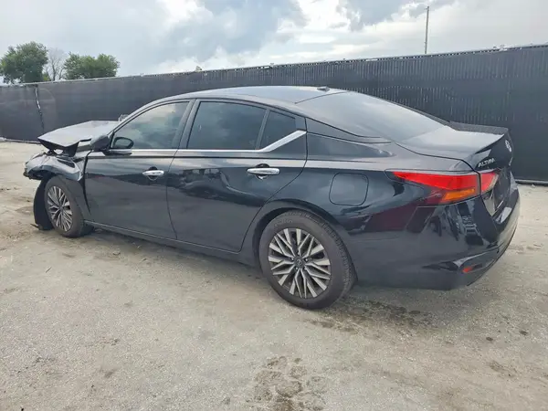 1N4BL4DV6SN398226 2025 NISSAN ALTIMA - Image 2