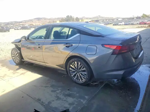 1N4BL4DV6TN323026 2026 NISSAN ALTIMA - Image 2