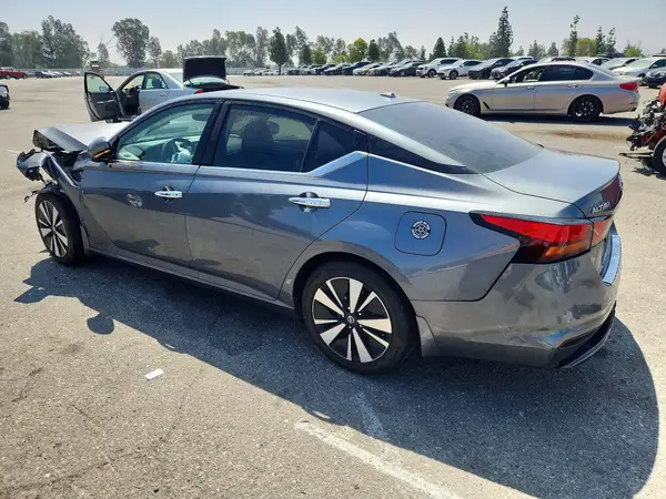1N4BL4DV7LC154615 2020 NISSAN ALTIMA - Image 2